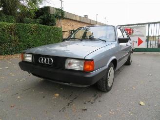 Coche accidentado Audi 80  1985/4