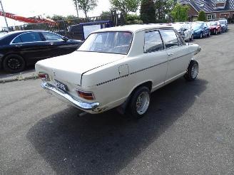 Coche siniestrado Opel Kadett 1.1 1968/9