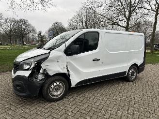 damaged commercial vehicles Renault Trafic 1.6 dci t29 l1 2019/6