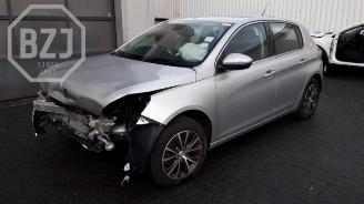 Damaged car Peugeot 308 308 (L3/L8/LB/LH/LP), Hatchback 5-drs, 2013 / 2021 1.6 BlueHDi 120 2015/7