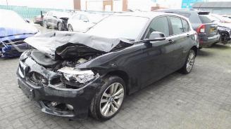 krockskadad bil auto BMW 1-serie 1 serie (F20), Hatchback 5-drs, 2011 / 2019 118i 1.5 TwinPower 12V 2016