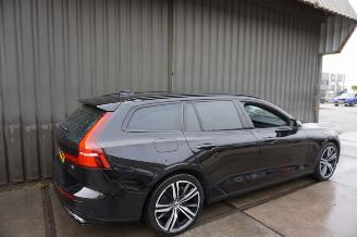 Volvo V-60 2.0 T6 186kW Twin Engine AWD R-Design picture 4