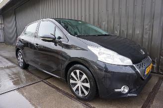 Peugeot 208 1.4 e-HDi 50kW Blue Lease picture 3
