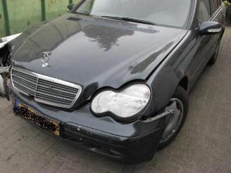 rozbiórka samochody osobowe Mercedes C-klasse c 200 cdi station 2003/7
