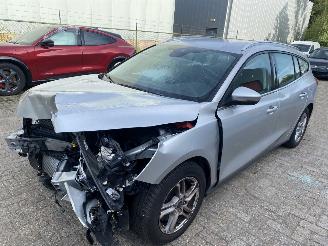 uszkodzony samochody osobowe Ford Focus Wagon 1.0 Ecoboost Trend Edition Business 2020/3