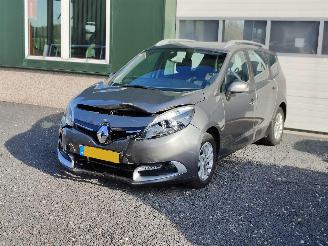 damaged caravans Renault Grand-scenic 1.2 TCe 96kw  7 persoons Clima Navi Cruise 2014/3