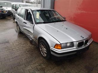 danneggiata veicoli commerciali BMW 3-serie 3 serie Touring (E36/3), Combi, 1995 / 1999 320i 24V 1997/11