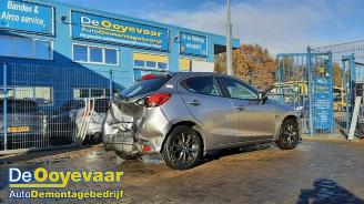 Voiture accidenté Mazda 2 2 (DJ/DL), Hatchback, 2014 1.5 SkyActiv-G 75 2015/8