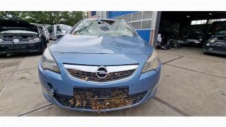Voiture accidenté Opel Astra Astra J Sports Tourer (PD8/PE8/PF8), Combi, 2010 / 2015 1.4 Turbo 16V 2011/9