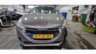 dañado vehículos comerciales Peugeot 208 208 I (CA/CC/CK/CL), Hatchback, 2012 / 2019 1.2 Vti 12V PureTech 82 2013/4