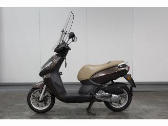 danneggiata scooter Peugeot  Kisbee BROM schade 2013