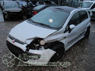 Voiture accidenté Fiat Punto Punto Evo (199) Hatchback 1.3 JTD Multijet 85 16V (199.B.4000(Euro 5))=
 [62kW]  (10-2009/02-2012) 2011/3