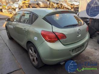 Voiture accidenté Opel Astra Astra J (PC6/PD6/PE6/PF6), Hatchback 5-drs, 2009 / 2015 1.4 Turbo 16V 2011/2