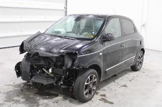 damaged passenger cars Renault Twingo  2019/9