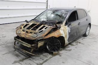 damaged passenger cars Volkswagen Golf  2023/2