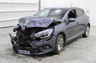 damaged commercial vehicles Renault Clio  2020/6