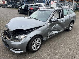 uszkodzony samochody osobowe Mercedes E-klasse  2010/1