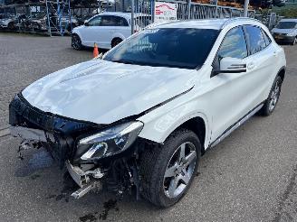 Schade bestelwagen Mercedes GLA  2015/1