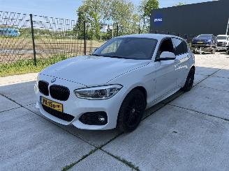 Damaged car BMW 1-serie 120i Executive M-pakket 184PK LED - HARMAN/KARDON - SPORTSTOELEN 2017/7
