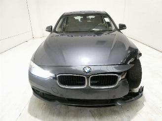 BMW 3-serie 2.0 D picture 2