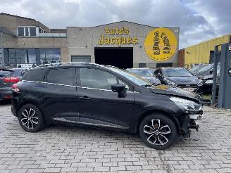 Damaged car Renault Clio 0.9 TCE BREAK 2019/9