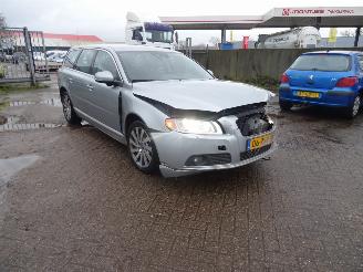 Auto incidentate Volvo V-70 2.0   D3  Limited edition 2011/8