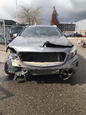 Voiture accidenté Mercedes GLA GLA 200 CDI 2015/2