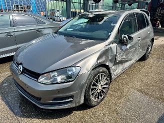 Salvage car Volkswagen Golf 1.6 TDI 2014/11